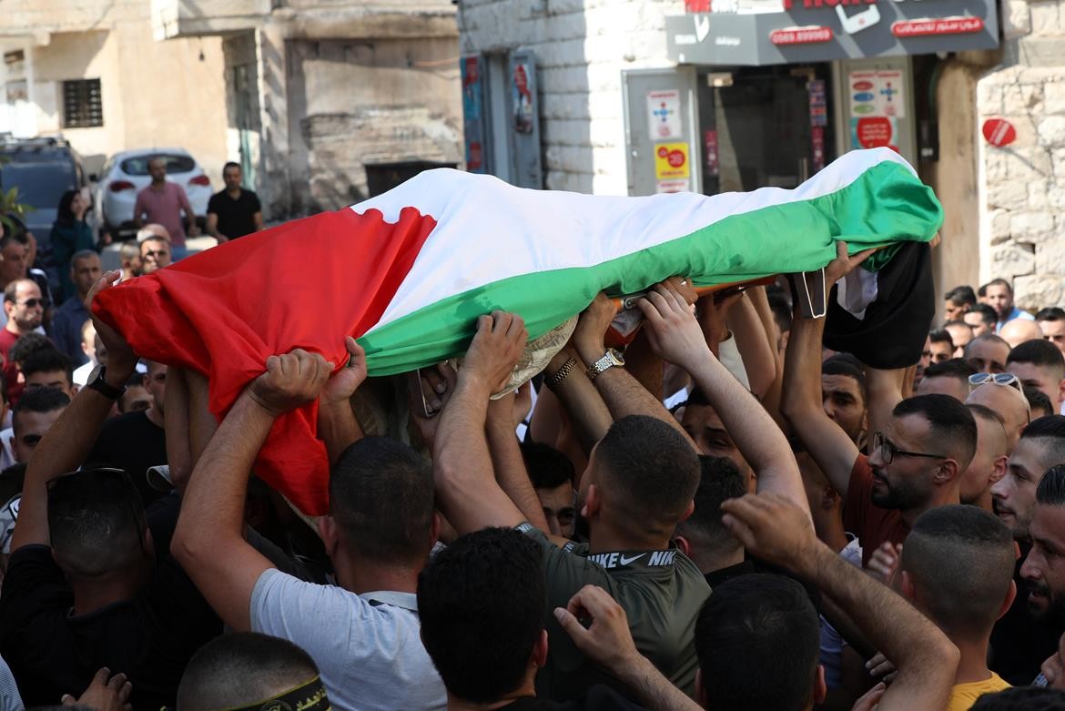 تشييع جثمان الشهيد صلاح صوافطة (58 عاما) إلى مثواه الأخير في طوباس 6.jpg