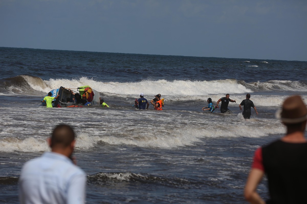 الحملة التطوعية لتنظيف شواطئ #غزة ضمن الحملة العالمية #EUBeachcleanup2022 بتنفيذ من مكتب الاتحاد الاوربي في فلسطين وبمشاركة سفير الاتحاد الأوروبي سفين بورغسدورف 9.jpg