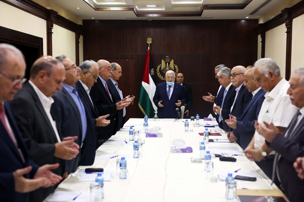 الرئيس محمود عباس أبومازن يترأس في هذه الأثناء اجتماع اللجنة التنفيذية 2.jpg