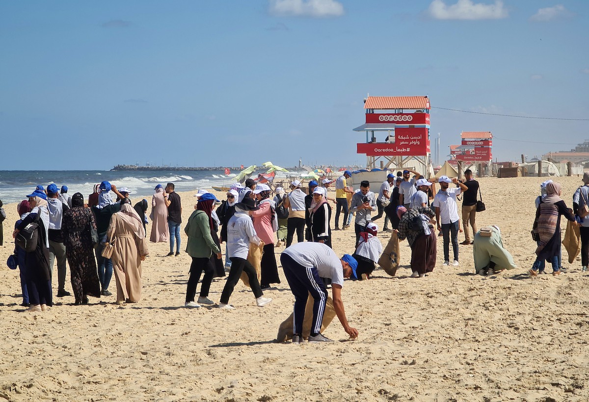 الحملة التطوعية لتنظيف شواطئ #غزة ضمن الحملة العالمية #EUBeachcleanup2022 بتنفيذ من مكتب الاتحاد الاوربي في فلسطين وبمشاركة سفير الاتحاد الأوروبي سفين بورغسدورف 10.jpg