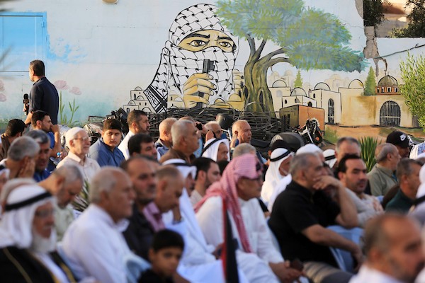 فلسطينيون يشاركون في مظاهرة تضامنية مع المسجد الأقصى بالقرب من الحدود شرق مدينة غزة.jpg