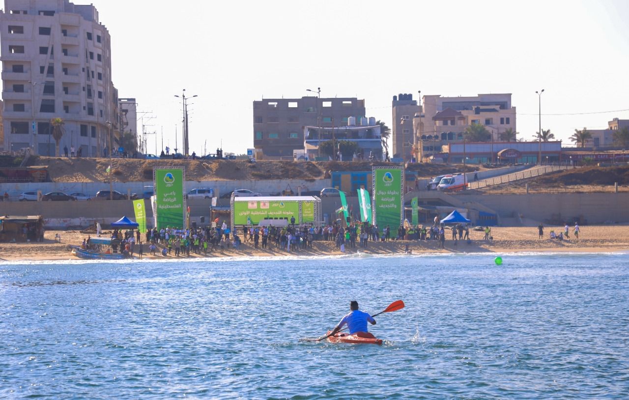 الاتحاد الفلسطيني للشراع والتجديف ينظّم بطولة التجديف الشاطئية الأولى على شاطئ بحر غزّة 7777ش.jpg