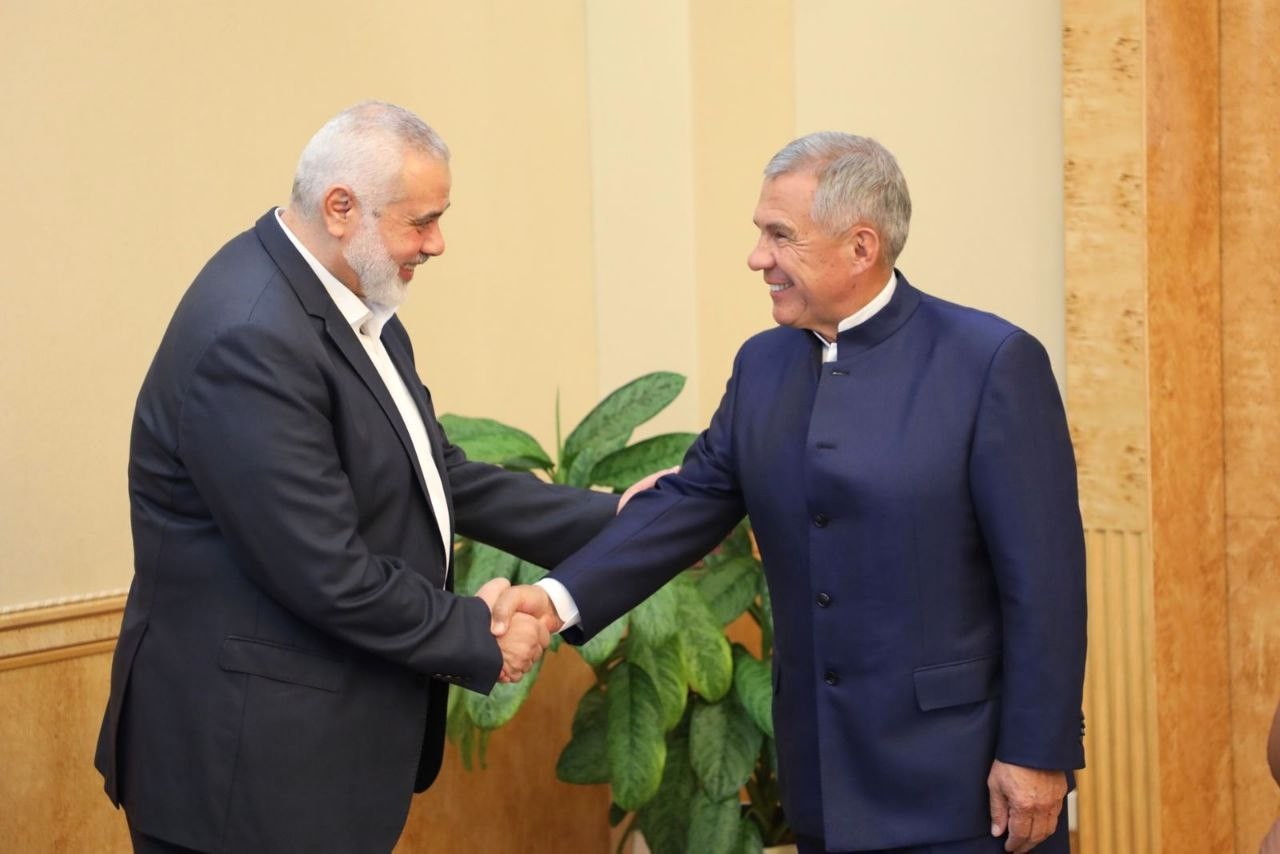 هنية ووفد قيادة حماس يلتقون رئيس جمهورية تتارستان الروسية.jpg