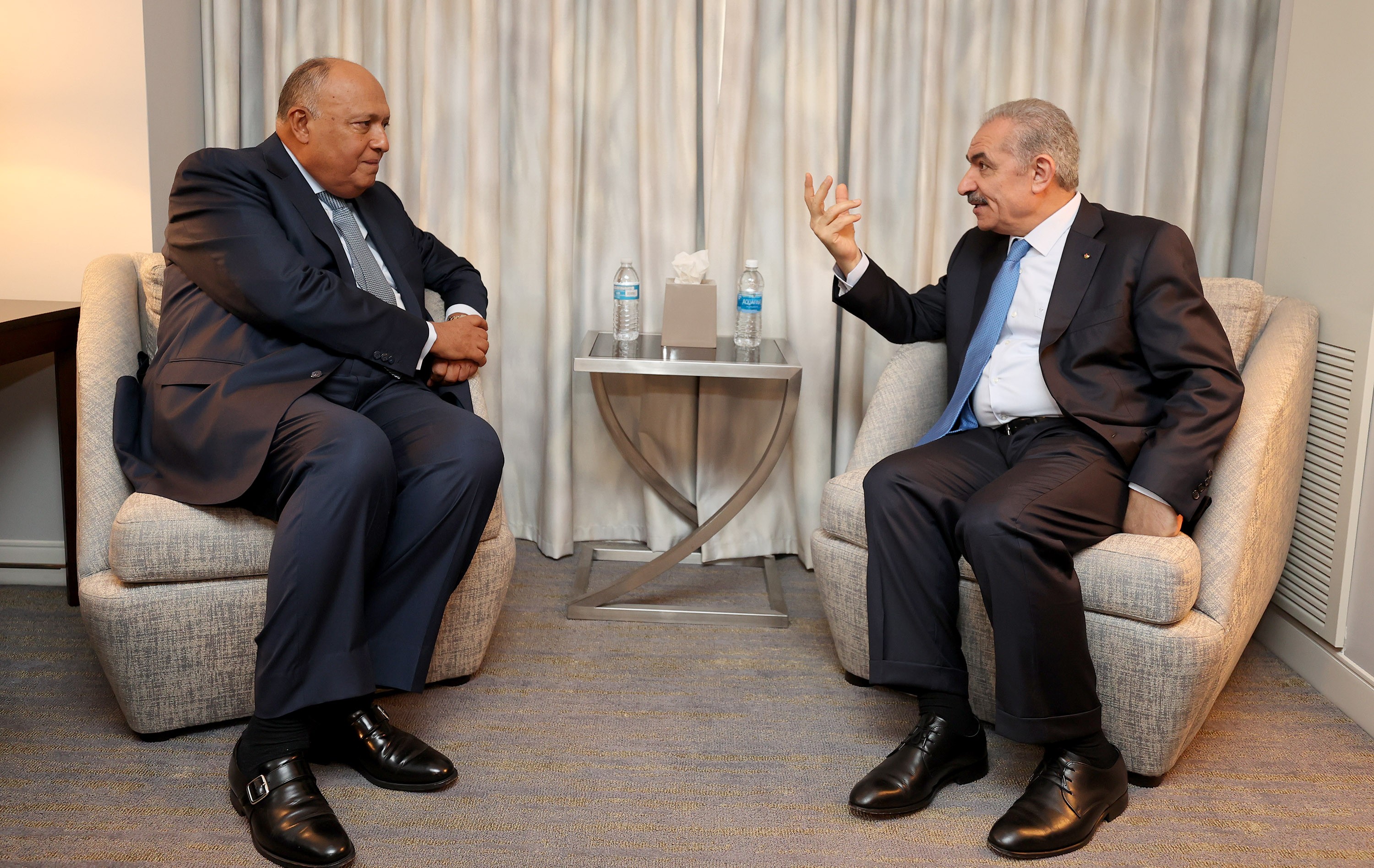 رئيس الوزراء يلتقي وزير الخارجية المصري سامح شكري.jpg