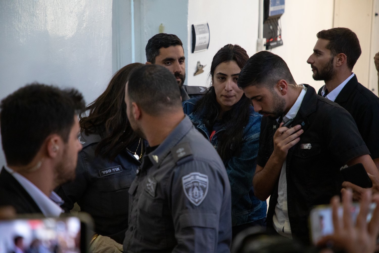 الزميلة الصحفية الأسيرة لمى غوشة اثناء عرضها على محكمة الاحتلال في القدس 5.jpg