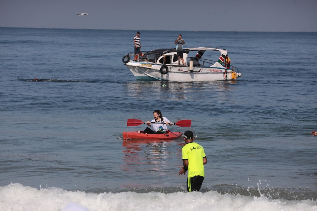 الاتحاد الفلسطيني للشراع والتجديف ينظّم بطولة التجديف الشاطئية الأولى على شاطئ بحر غزّة غ766.jpg