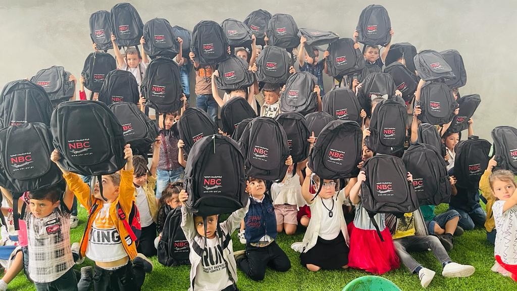 شركة المشروبات الوطنية كوكاكولا/كابي توزع أكثر من 6 آلاف حقيبة مدرسية