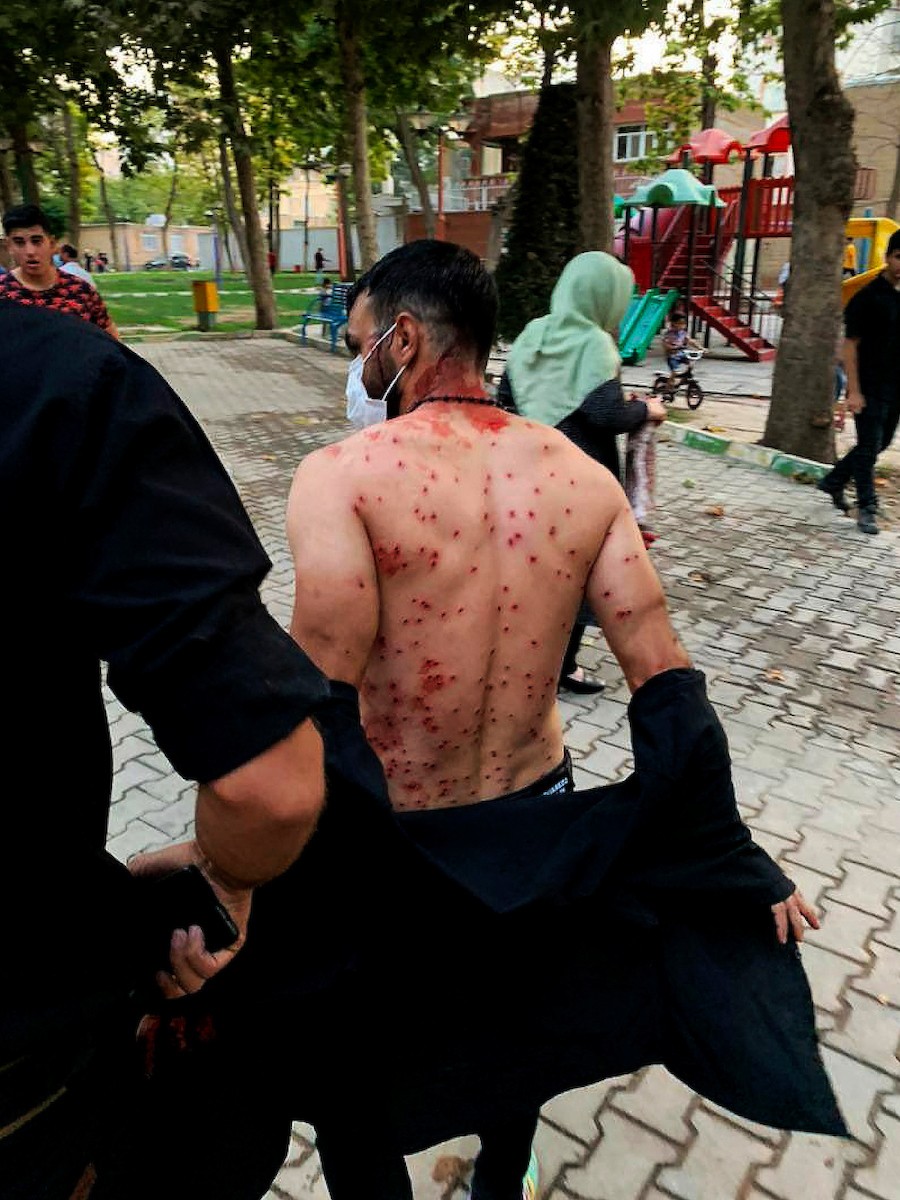 مواجهات بين المتظاهرين الغاضبين والشرطة الإيرانية احتجاجا على مقتل مهسا أميني 6.jpg