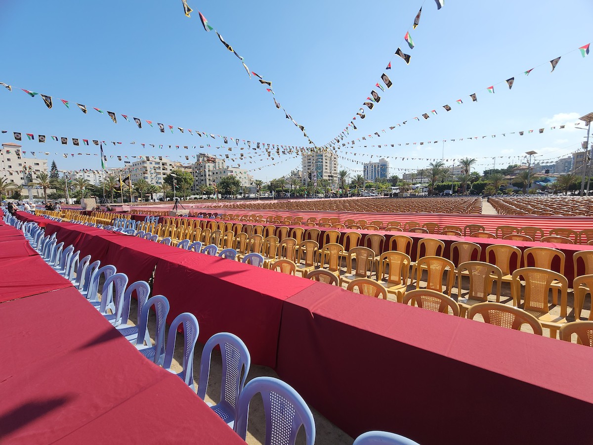 فلسطينيون يستعدون لمهرجان الجهاد الإسلامي بمناسبة الذكرى ال٣٥ لتأسيسها في مدينة غزة 7.jpg