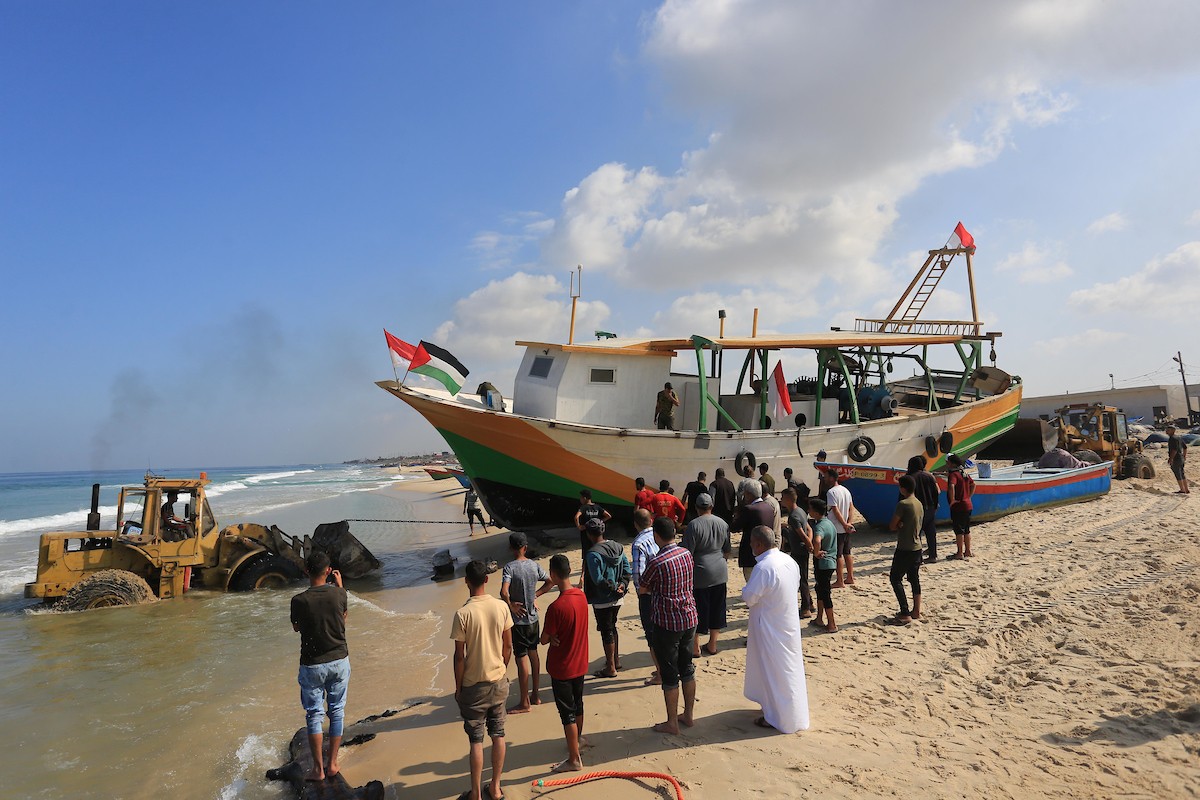 تشغيل أكبر مركب صيد في قطاع غزة 17.jpg