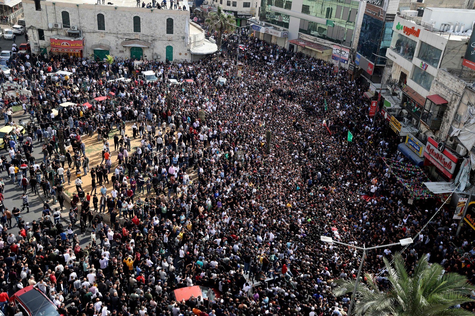 فلسطينيون يشيعون جثامين شهداء نابلس - الفرنسية 6.jpg