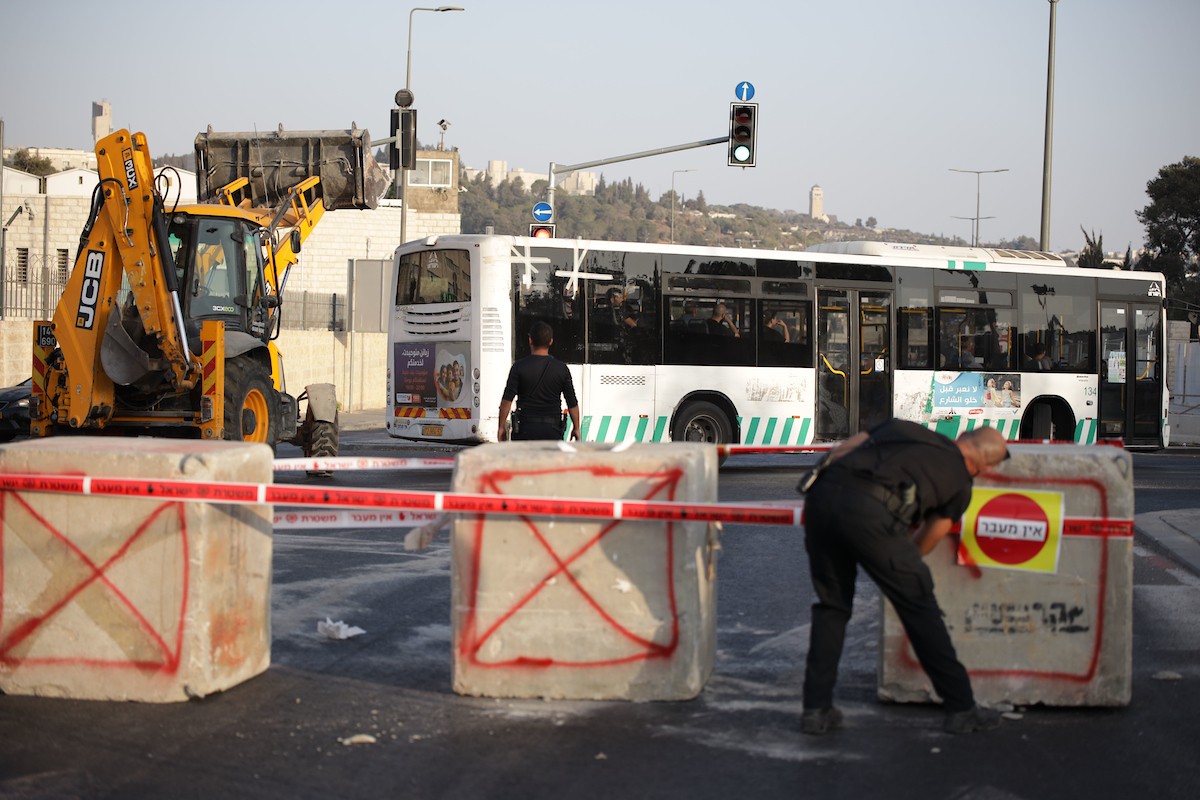 سلطات الاحتلال تفرض إغلاقا شاملا على مدينة القدس 15.jpg