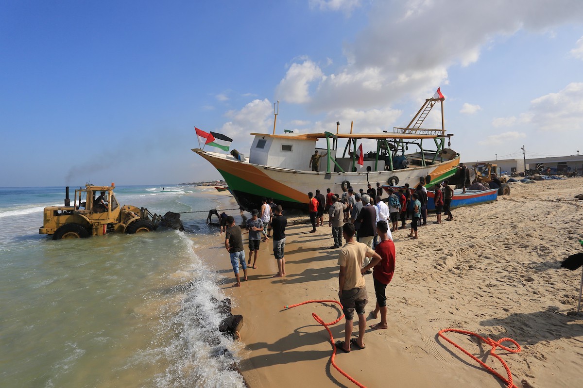 تشغيل أكبر مركب صيد في قطاع غزة 14.jpg
