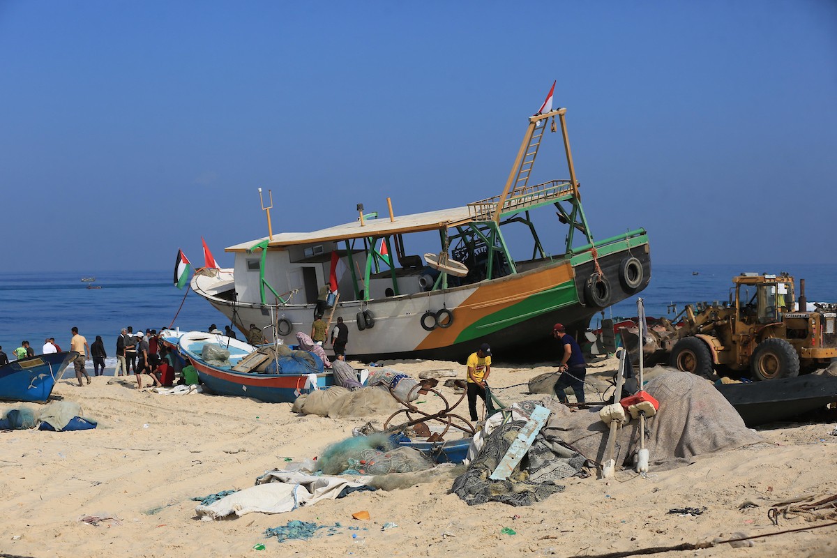 تشغيل أكبر مركب صيد في قطاع غزة 3.jpg
