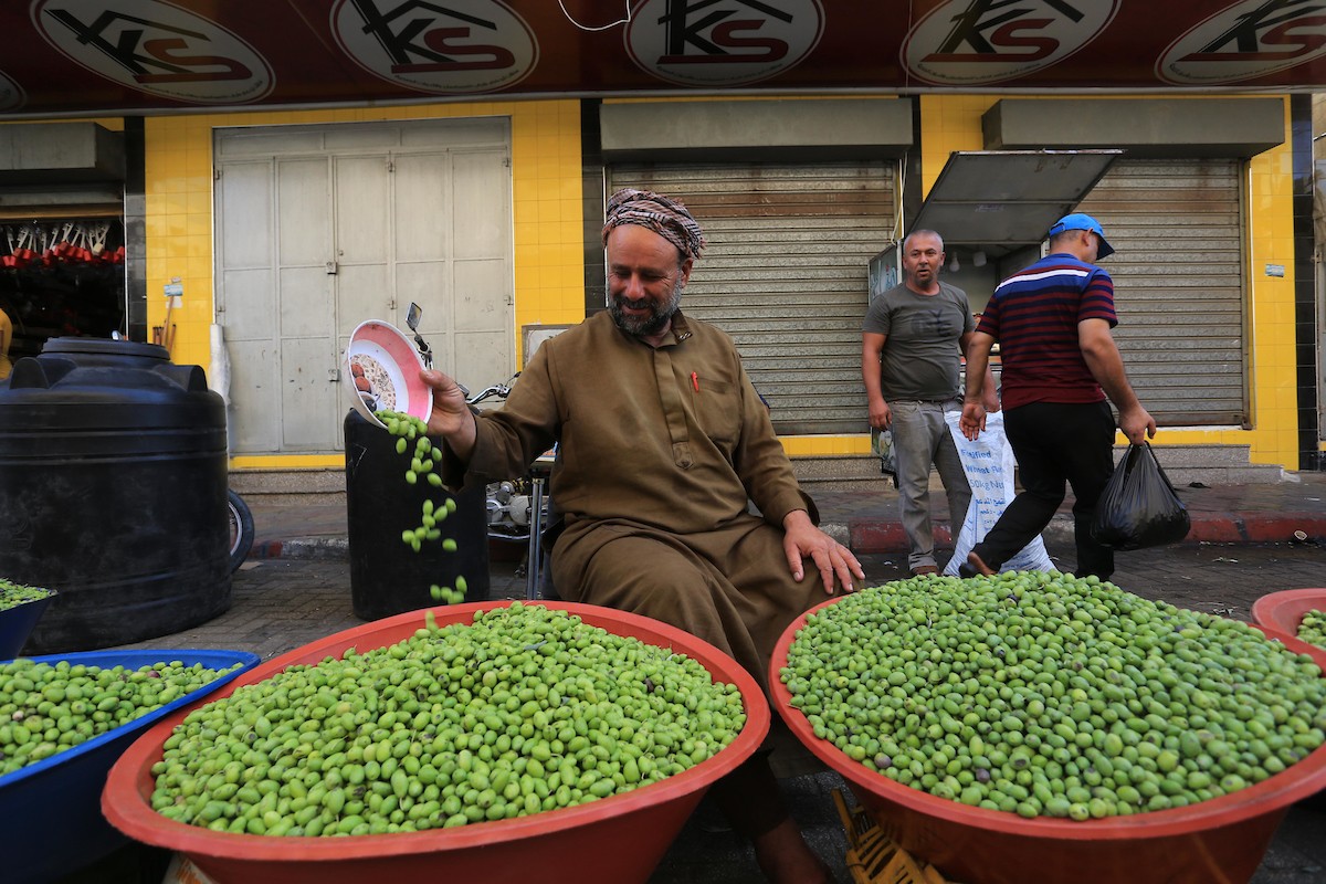 أقدم سوق زيتون في خان يونس 7(2).jpg