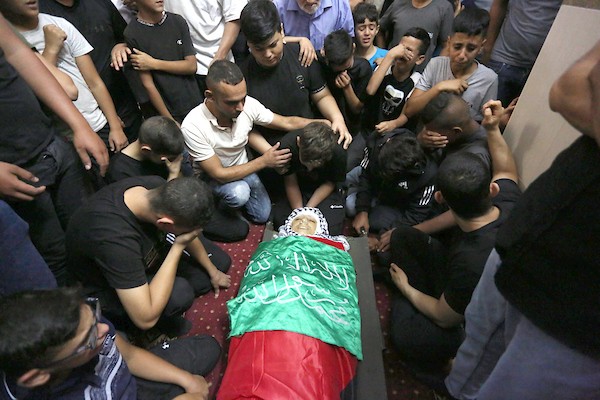 تشييع جثمان الشهيد عادل إبراهيم داود (14 عاما) لمثواه الاخر في مدينة قلقيلية 1.jpg