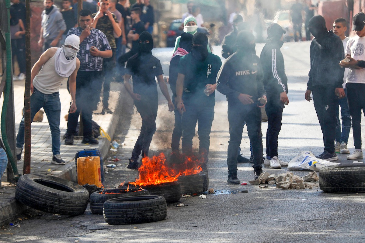 مواجهات بين المتظاهرين الفلسطينيين وقوات الاحتلال الإسرائيلي في البلدة القديمة بالخليل 34.jpg