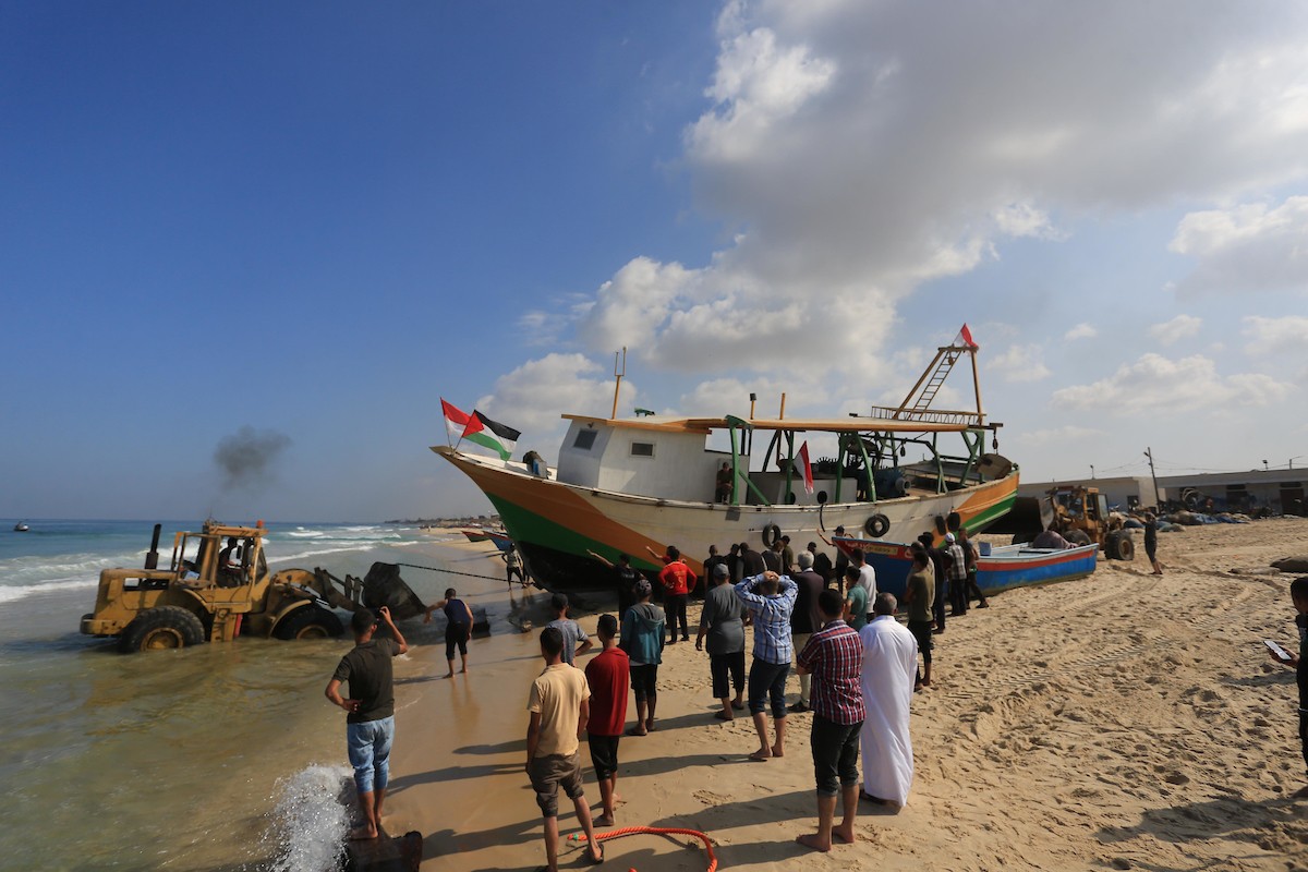 تشغيل أكبر مركب صيد في قطاع غزة 13.jpg