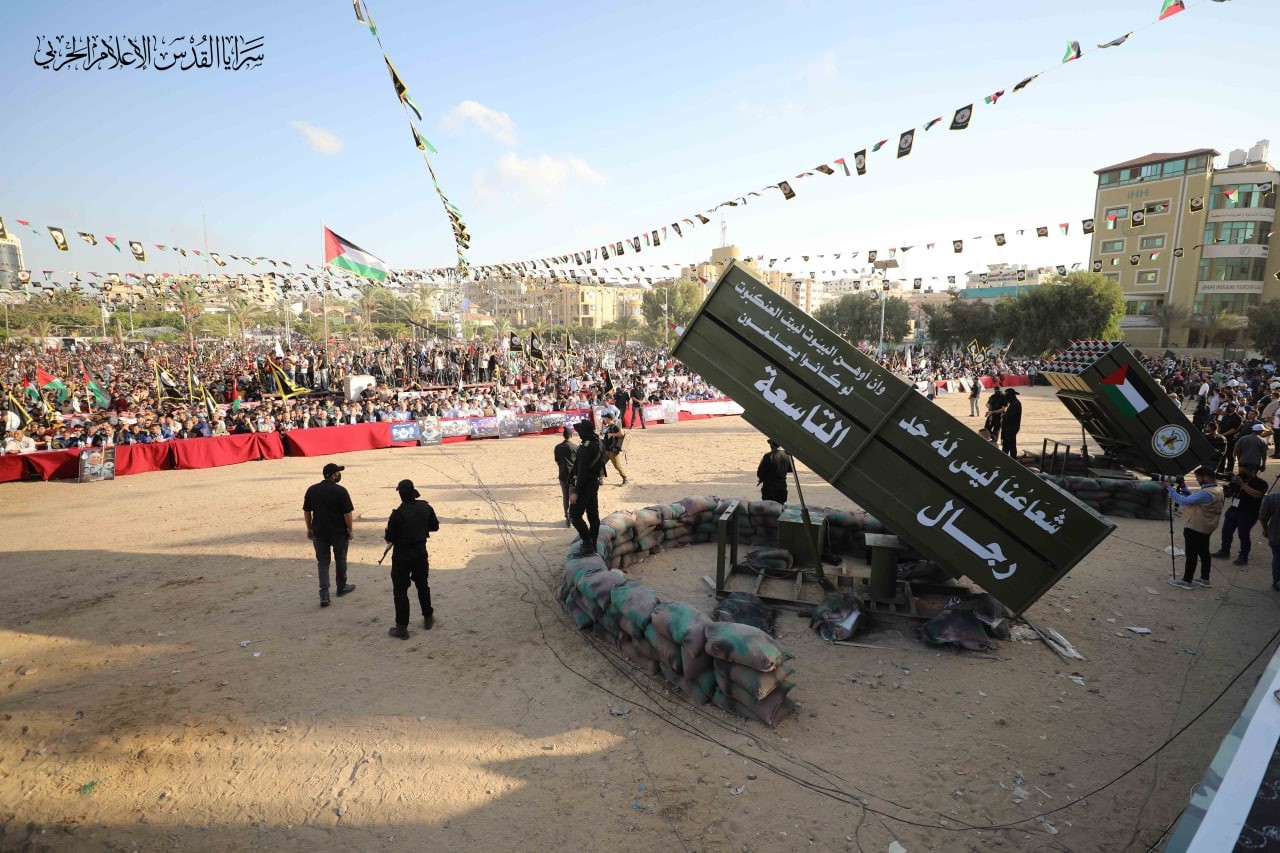 سرايا القدس تكشف عن راجمات صاروخية جديدة خلال مهرجان انطلاقة حركة الجهاد الإسلامي 9.jpg