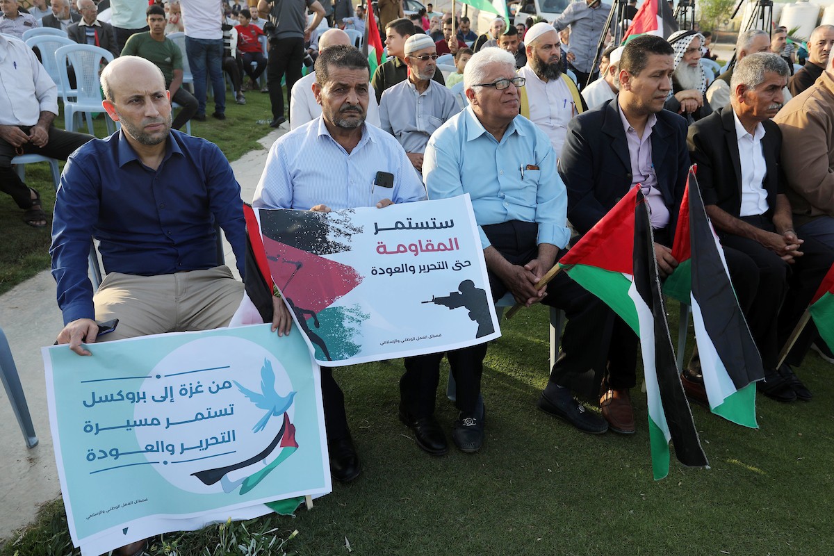 فلسطينيون يشاركون في وقفة بالقرب من الحدود شرق مدينة غزة دعما وإسناد للقدس والضفة الغربية 4.jpg