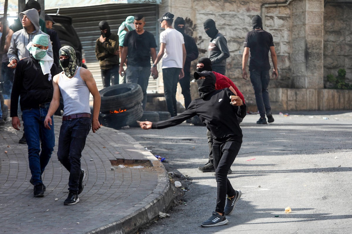 مواجهات بين المتظاهرين الفلسطينيين وقوات الاحتلال الإسرائيلي في البلدة القديمة بالخليل 55.jpg