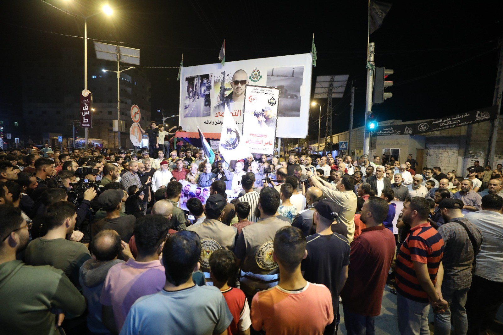 فصائل العمل الوطني والإسلامي وسط قطاع غزة تنظم مسيرة حاشدة تضامنًا مع أهالي نابلس 21.jpeg