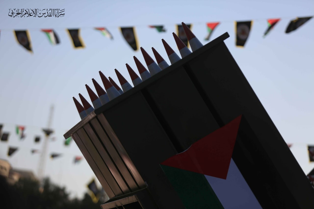 سرايا القدس تكشف عن راجمات صاروخية جديدة خلال مهرجان انطلاقة حركة الجهاد الإسلامي 1.jpg