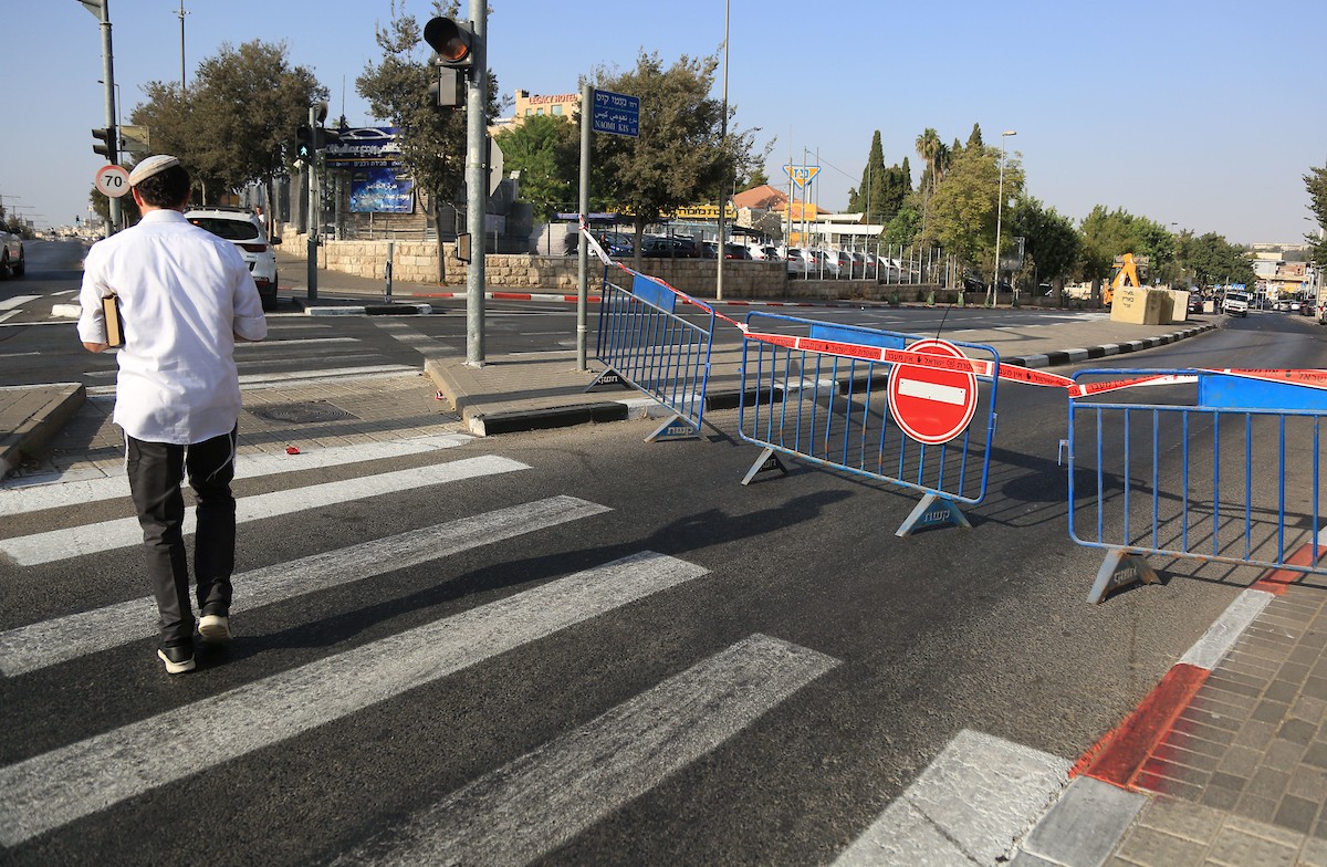 سلطات الاحتلال تفرض إغلاقا شاملا على مدينة القدس 23.jpg