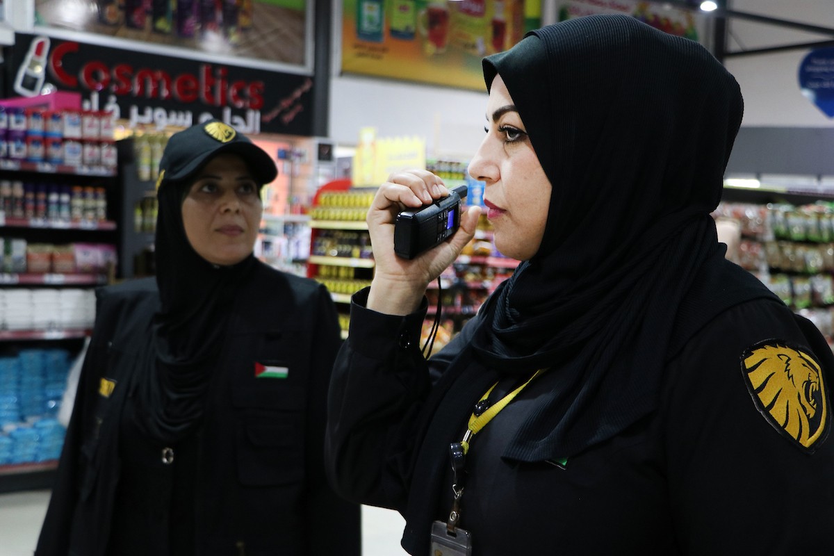 ريم سكر أول سيدة تعمل في مهنة الأمن بقطاع غزة 6.jpg
