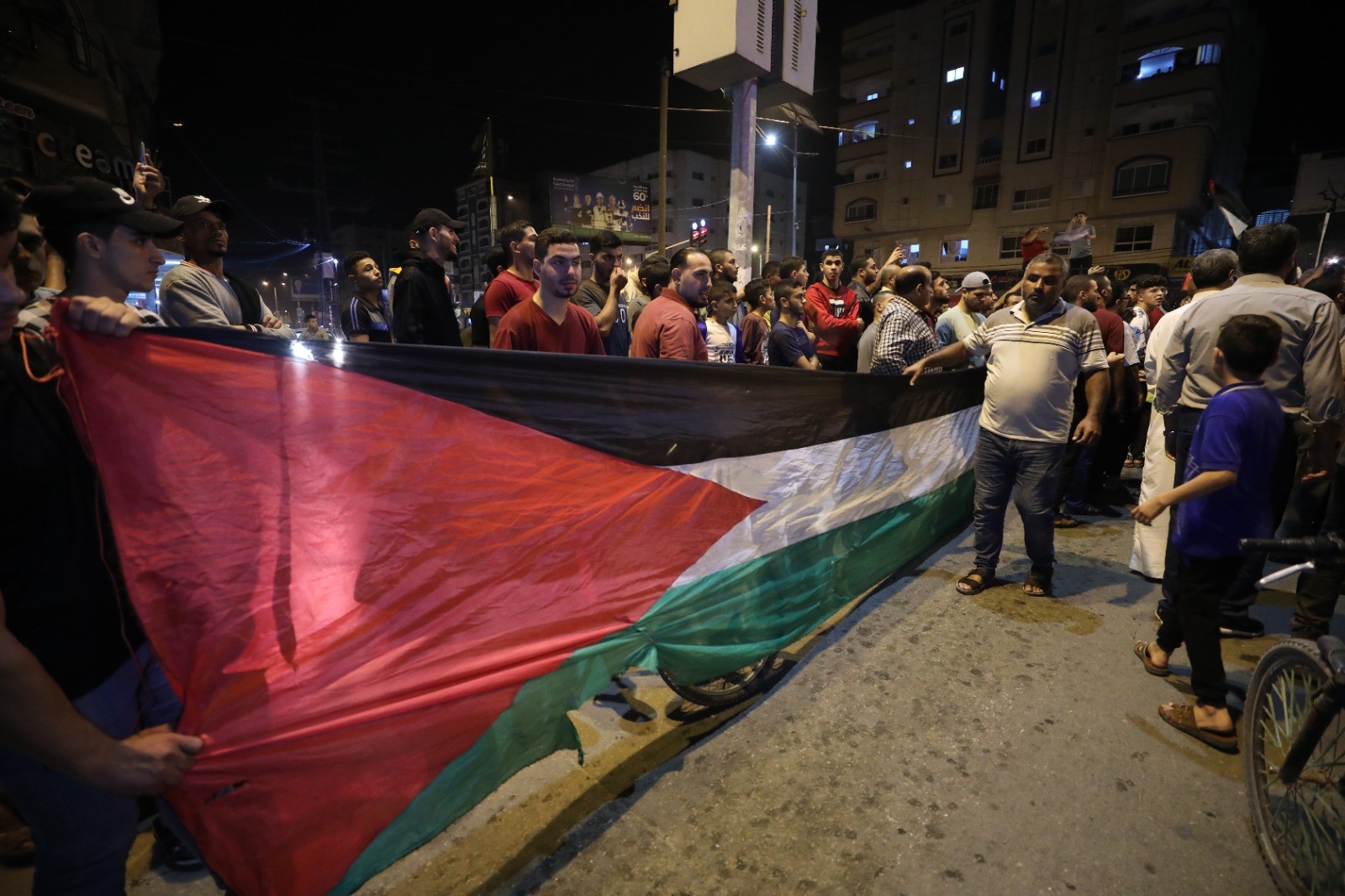 فصائل العمل الوطني والإسلامي وسط قطاع غزة تنظم مسيرة حاشدة تضامنًا مع أهالي نابلس 51.jpeg
