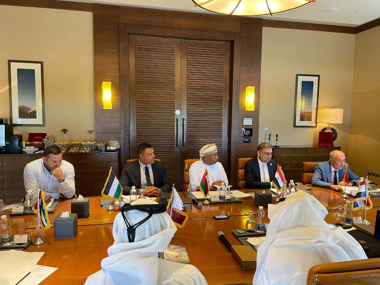 اللجنة التنفيذيّة للاتحاد العربي للشراع تعقد اجتماعًا لها في سلطنة عُمان 3.jpg