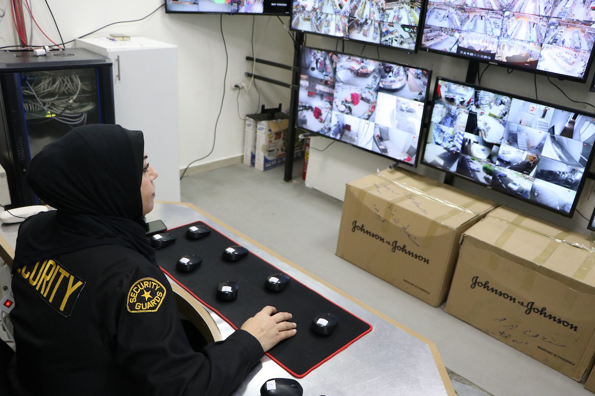 ريم سكر أول سيدة تعمل في مهنة الأمن بقطاع غزة 49.jpg