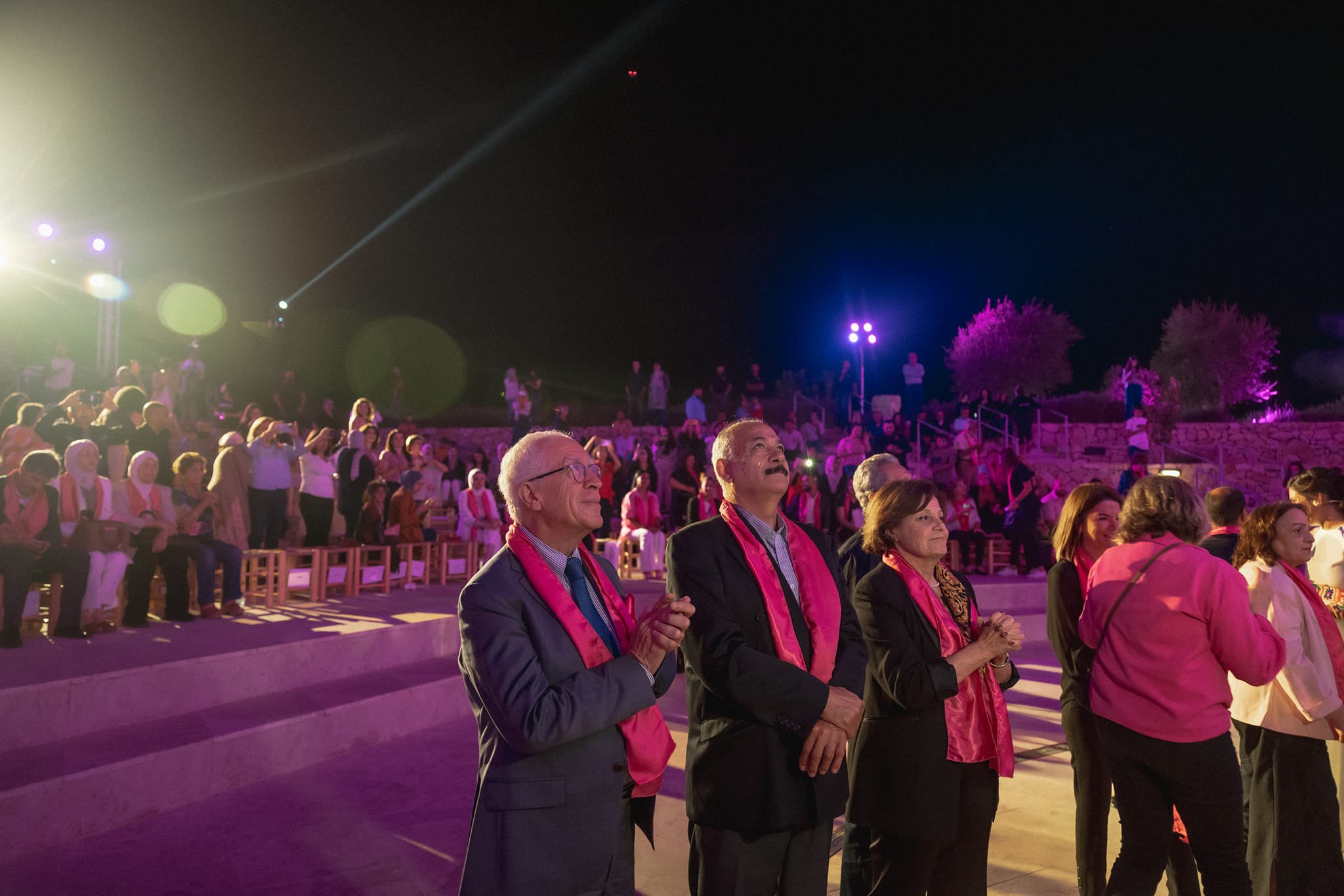 مؤسسة مريم لمكافحة السرطان تضيء سماء فلسطين في اللون الزهري بمناسبة اكتوبر زهر 3.jpg