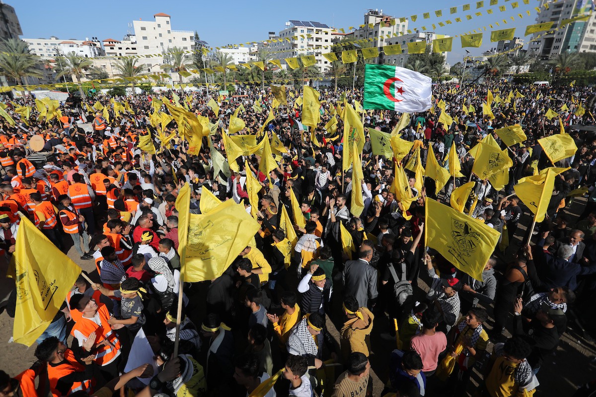 أنصار حركة فتح يشاركون في مهرجان مركزي في الذكرى الـ 18 لاستشهاد الرئيس الفلسطيني الراحل ياسر عرفات في غزة 87.jpg