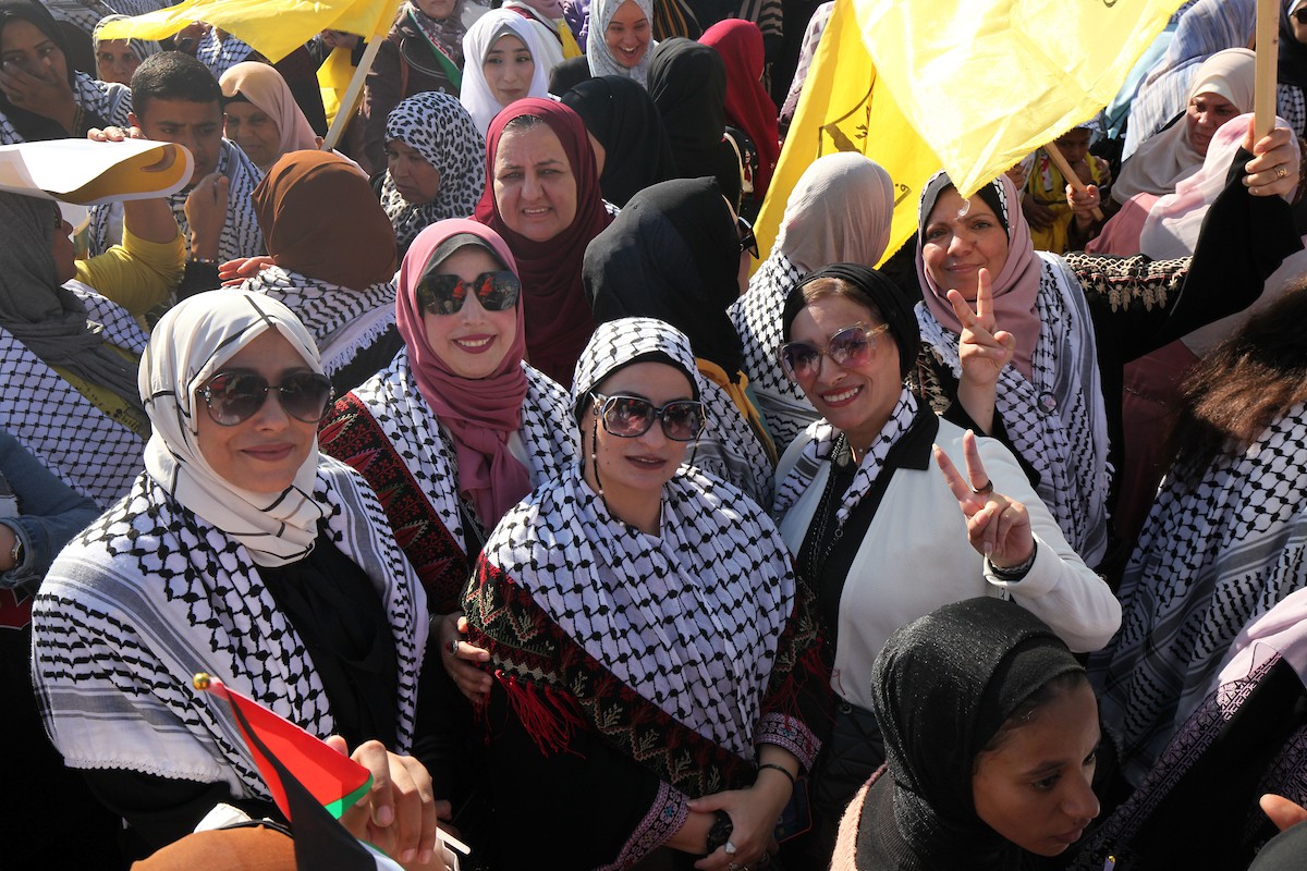 أنصار حركة فتح يشاركون في مهرجان مركزي في الذكرى الـ 18 لاستشهاد الرئيس الفلسطيني الراحل ياسر عرفات في غزة 66.jpg