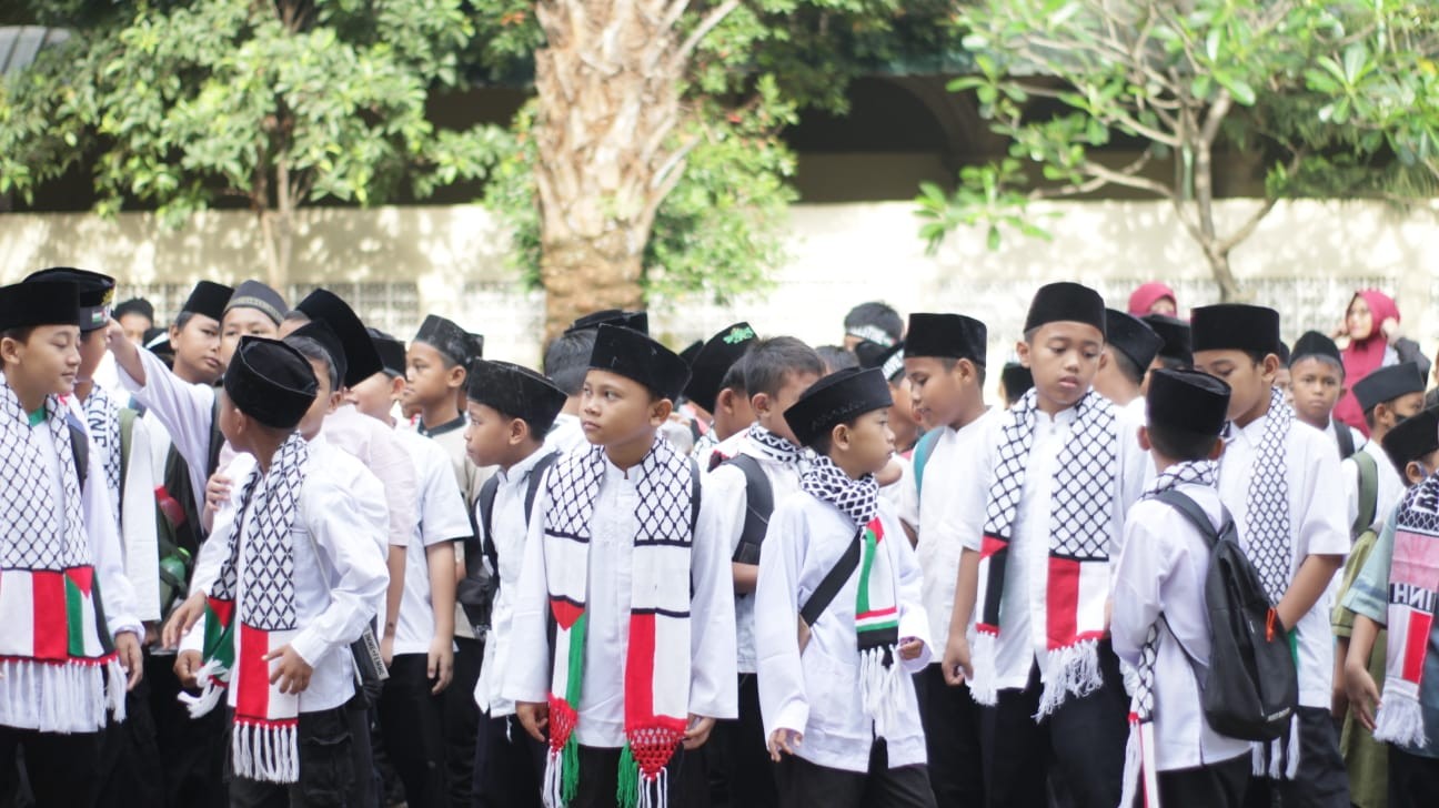 فعاليات كثيرة للتضامن مع أهل فلسطين في اندونيسيا  54.jpg