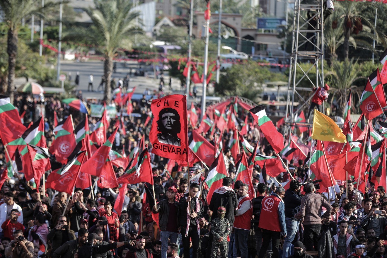 عشرات الآلاف يُشاركون في المهرجان الوطني (انطلاقتنا مقاومة) في ساحة الكتيبة بمدينة غزة لإحياء ذكرى انطلاقة الجبهة الشعبيّة لتحرير فلسطين الـ55. 666.jpg