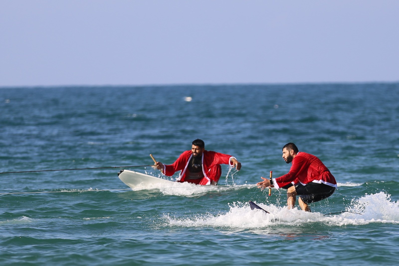 الاتحاد الفلسطيني للشراع والتجديف ينظّم فعالية للتزلّج على شاطئ بحر غزّة 7.jpg