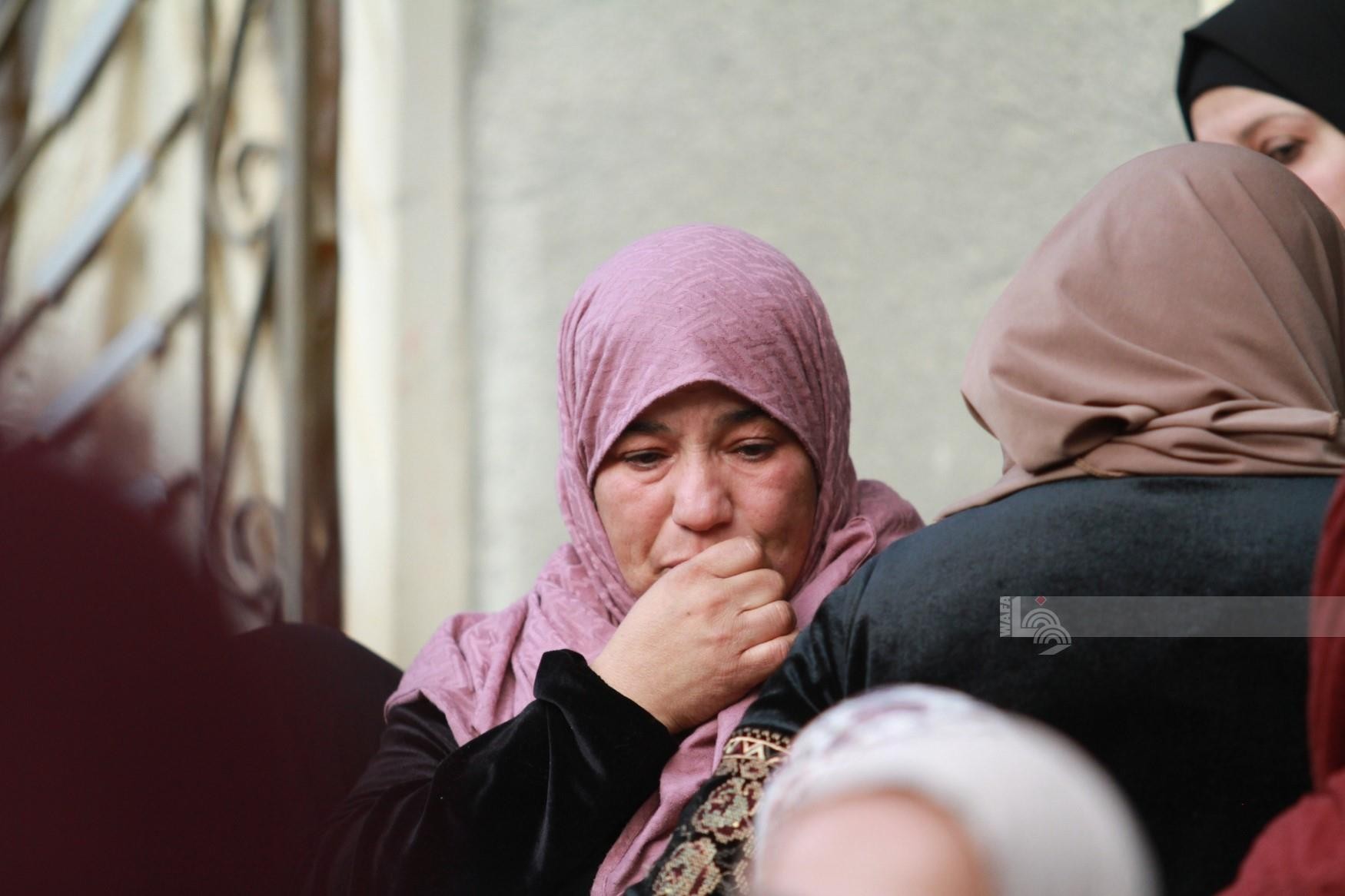 تشييع ووداع جثمان الشهيدة الطفلة جنى زكارنة ( 16 عاما ) لمثواها الاخير في جنين والتي استشهدت برصاص الاحتلال على سطح منزلها ليلة امس. تصوير - عدي دعيبس 6.jpg