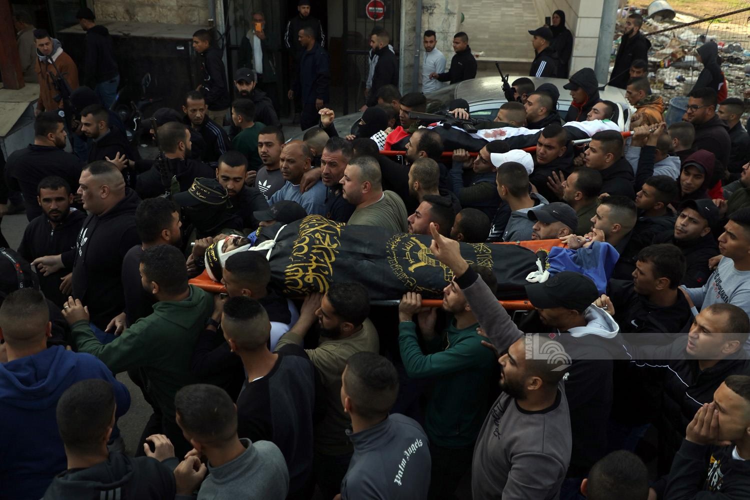 تشييع جثامين الشهداء صدقي زكارنة ، طارق الدمج ,عطا الشلبي الذين استشهدوا برصاص الاحتلال فجر اليوم في مدينة جنين..تصوير - عدي دعيبس 6.jpg