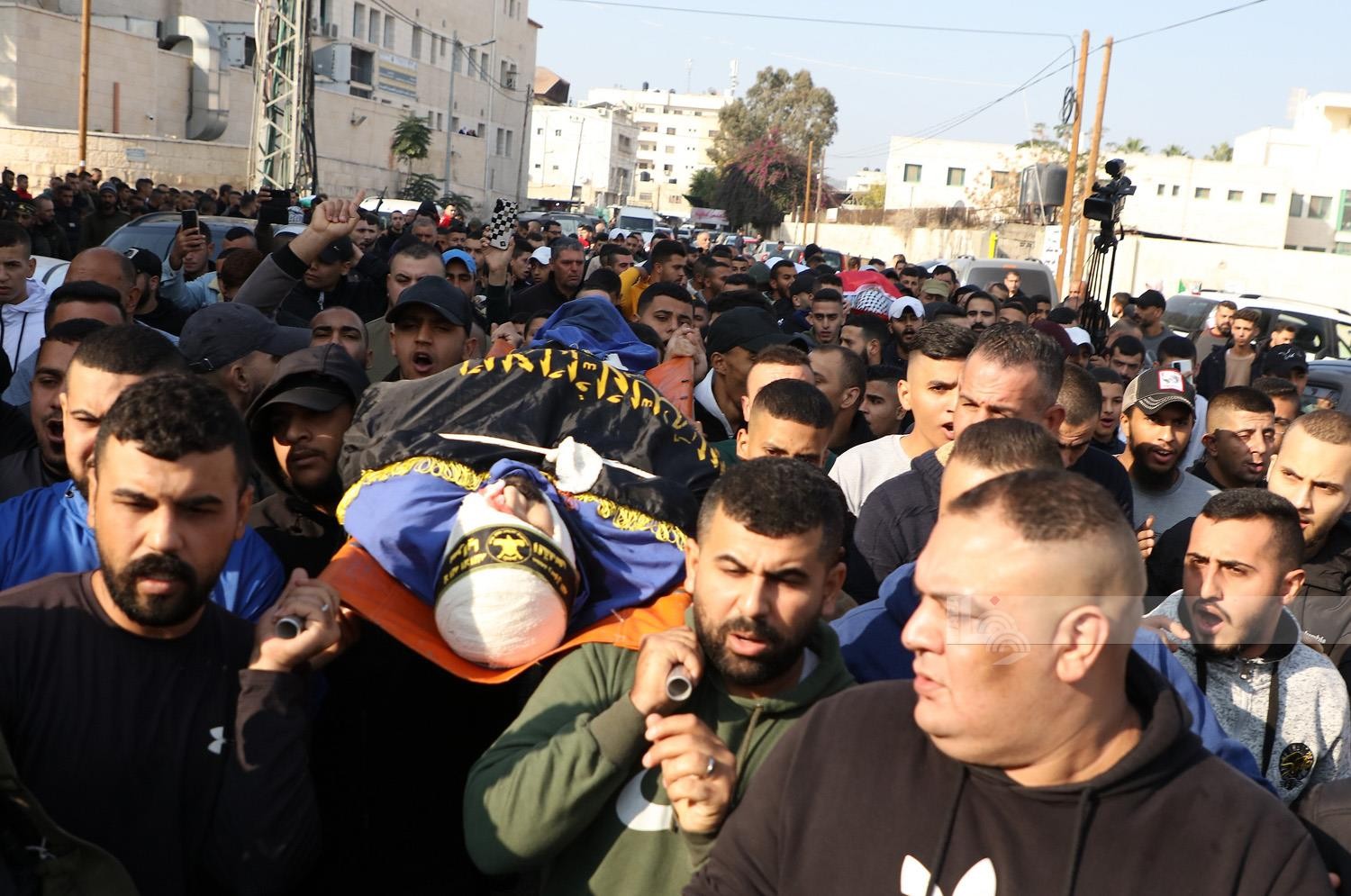 تشييع جثامين الشهداء صدقي زكارنة ، طارق الدمج ,عطا الشلبي الذين استشهدوا برصاص الاحتلال فجر اليوم في مدينة جنين..تصوير - عدي دعيبس 3.jpg