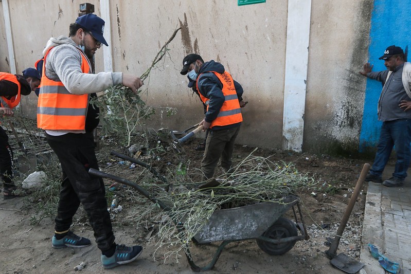 بلدية غزة تنفذ حملة مجتمعية للنظافة بمناسبة يوم التطوع العالمي 3.jpg