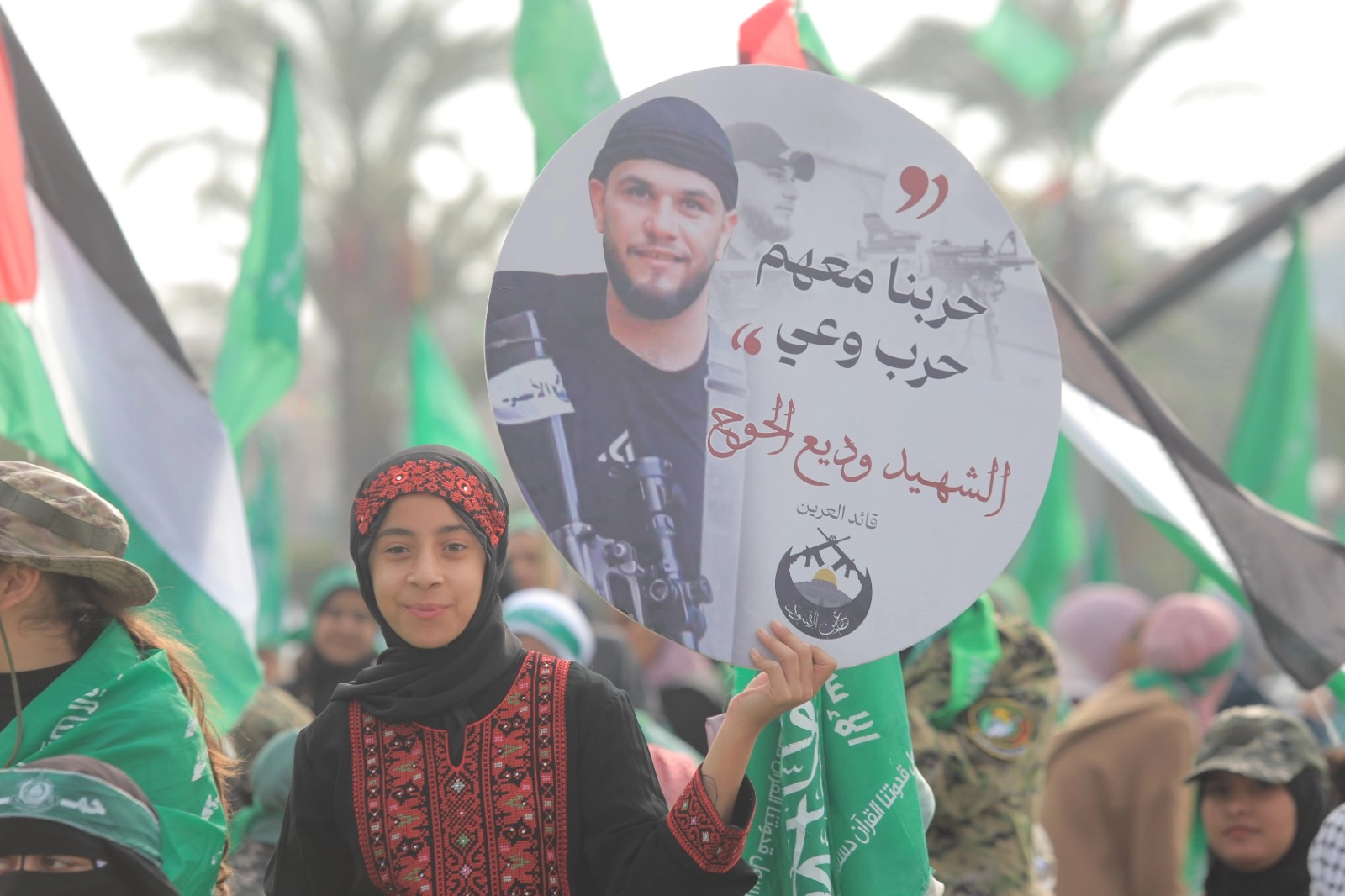 حماس تحيي ذكرى انطلاقتها الـ 35 بمهرجان جماهيري حاشد 5.webp