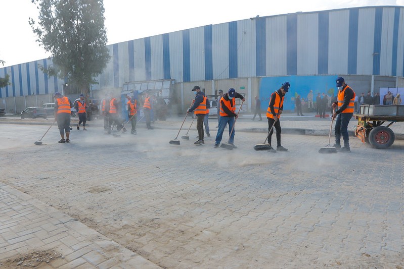 بلدية غزة تنفذ حملة مجتمعية للنظافة بمناسبة يوم التطوع العالمي 1.jpg