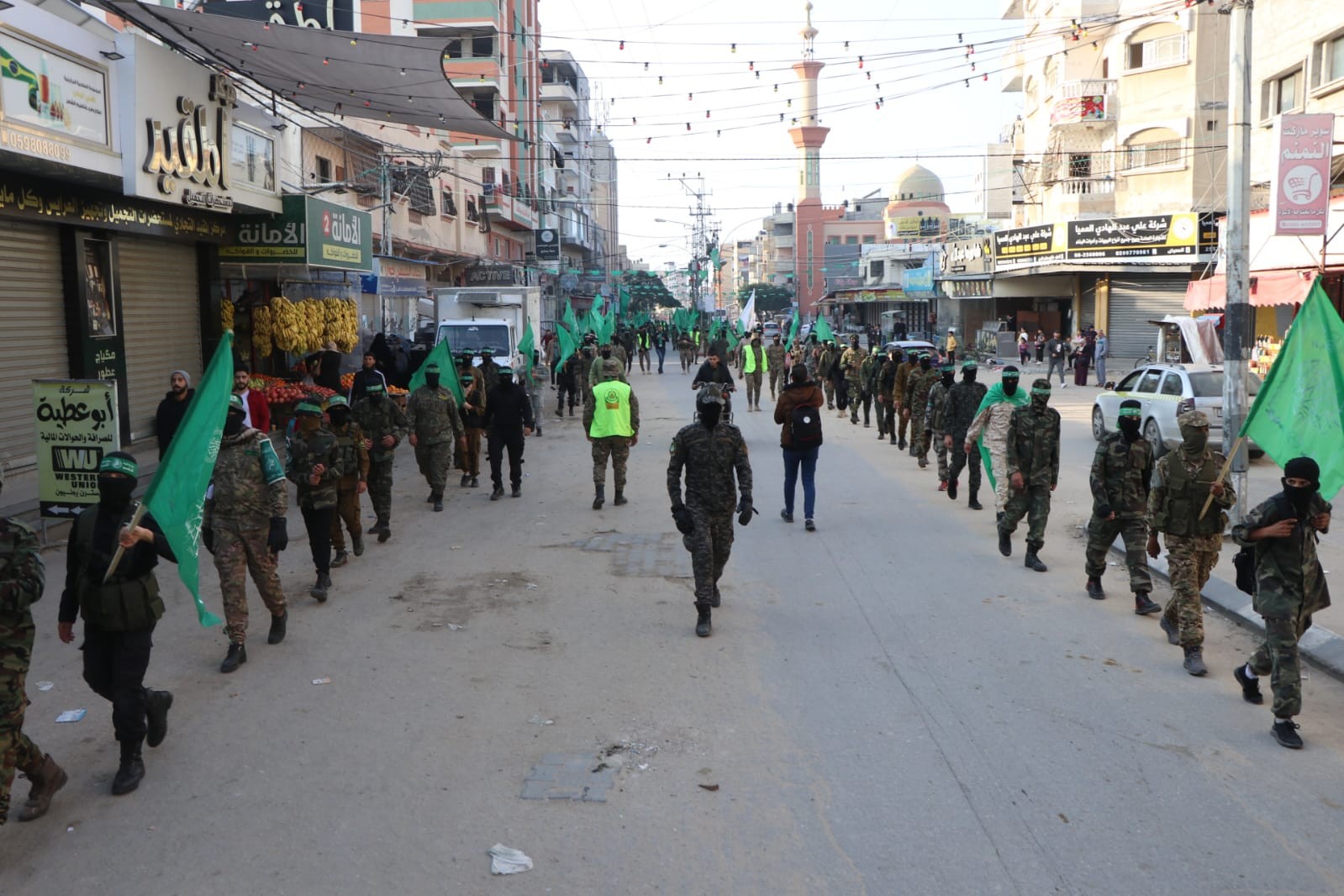حماس في النصيرات تنظم مسيراً عسكرياً  4.jpeg