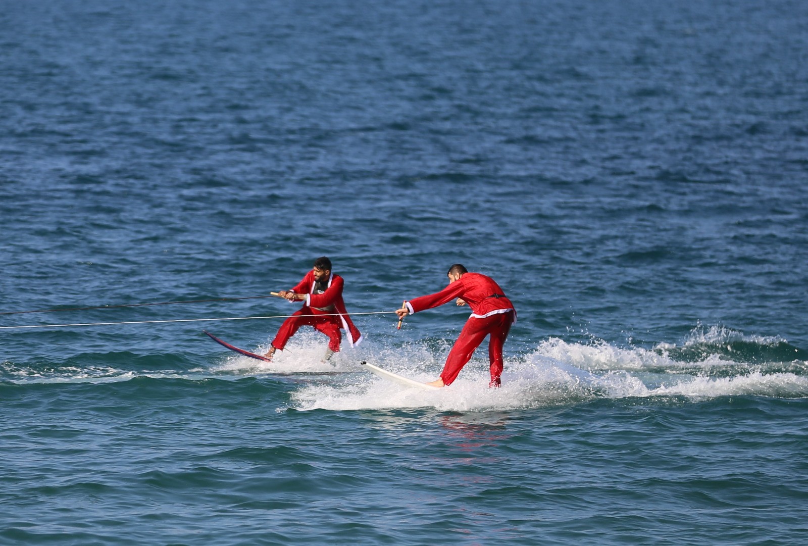 الاتحاد الفلسطيني للشراع والتجديف ينظّم فعالية للتزلّج على شاطئ بحر غزّة 76.jpg