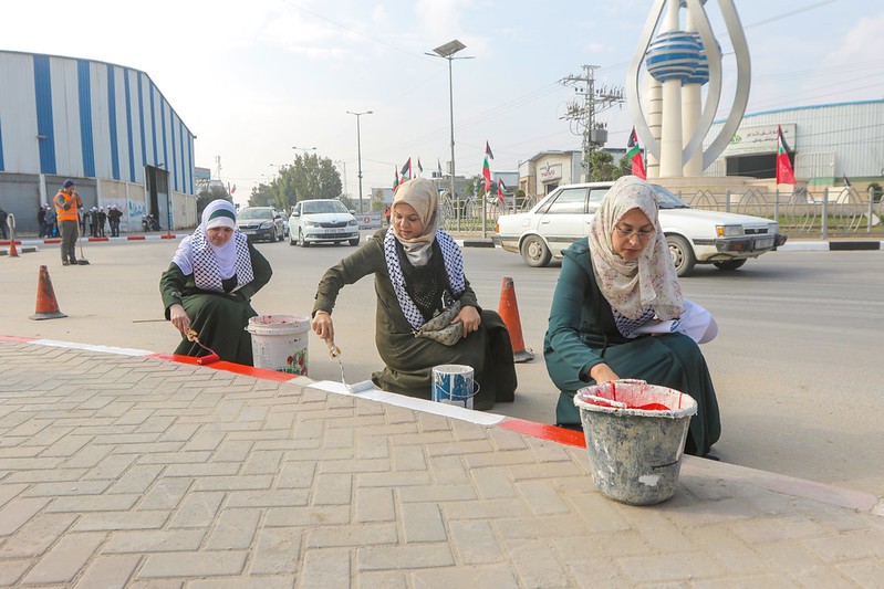 بلدية غزة تنفذ حملة مجتمعية للنظافة بمناسبة يوم التطوع العالمي.jpg