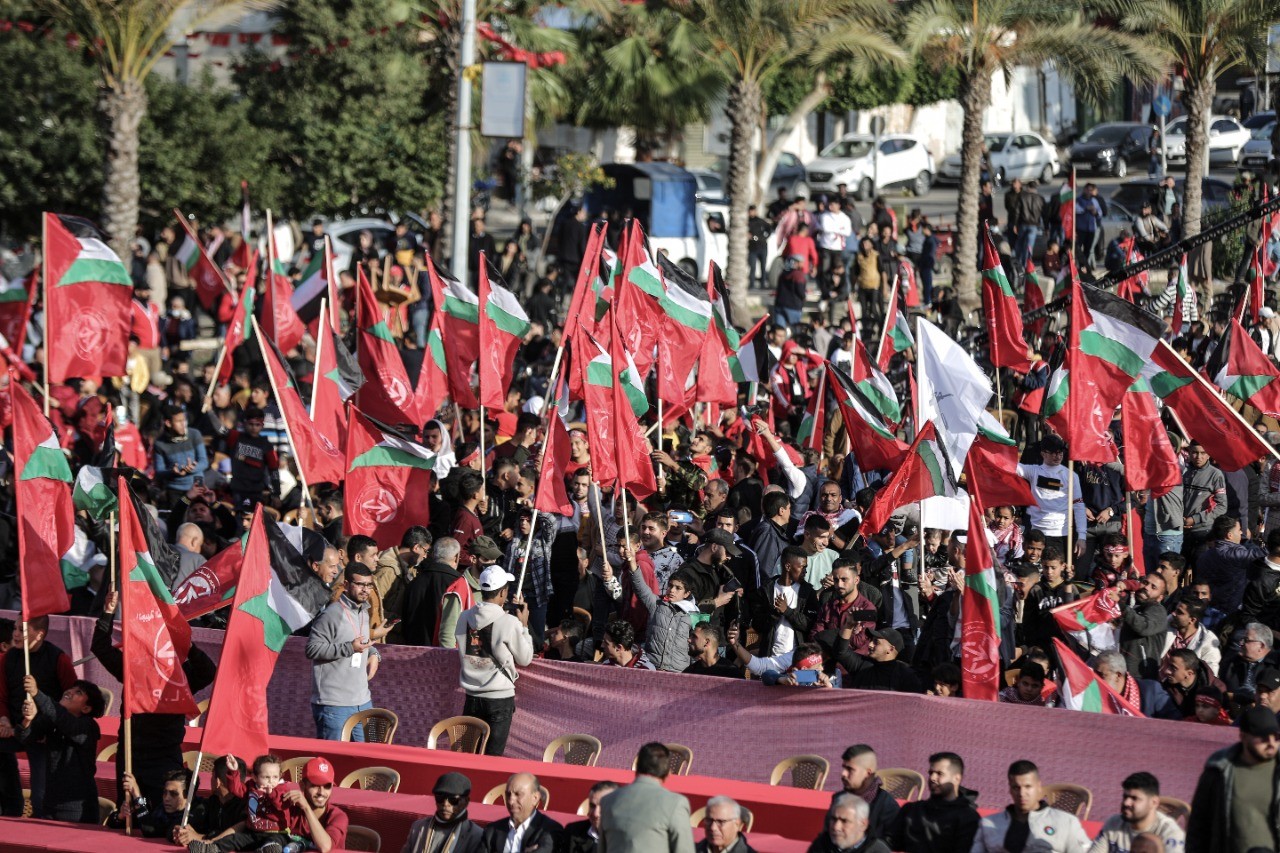 عشرات الآلاف يُشاركون في المهرجان الوطني (انطلاقتنا مقاومة) في ساحة الكتيبة بمدينة غزة لإحياء ذكرى انطلاقة الجبهة الشعبيّة لتحرير فلسطين الـ55. 77777777777.jpg