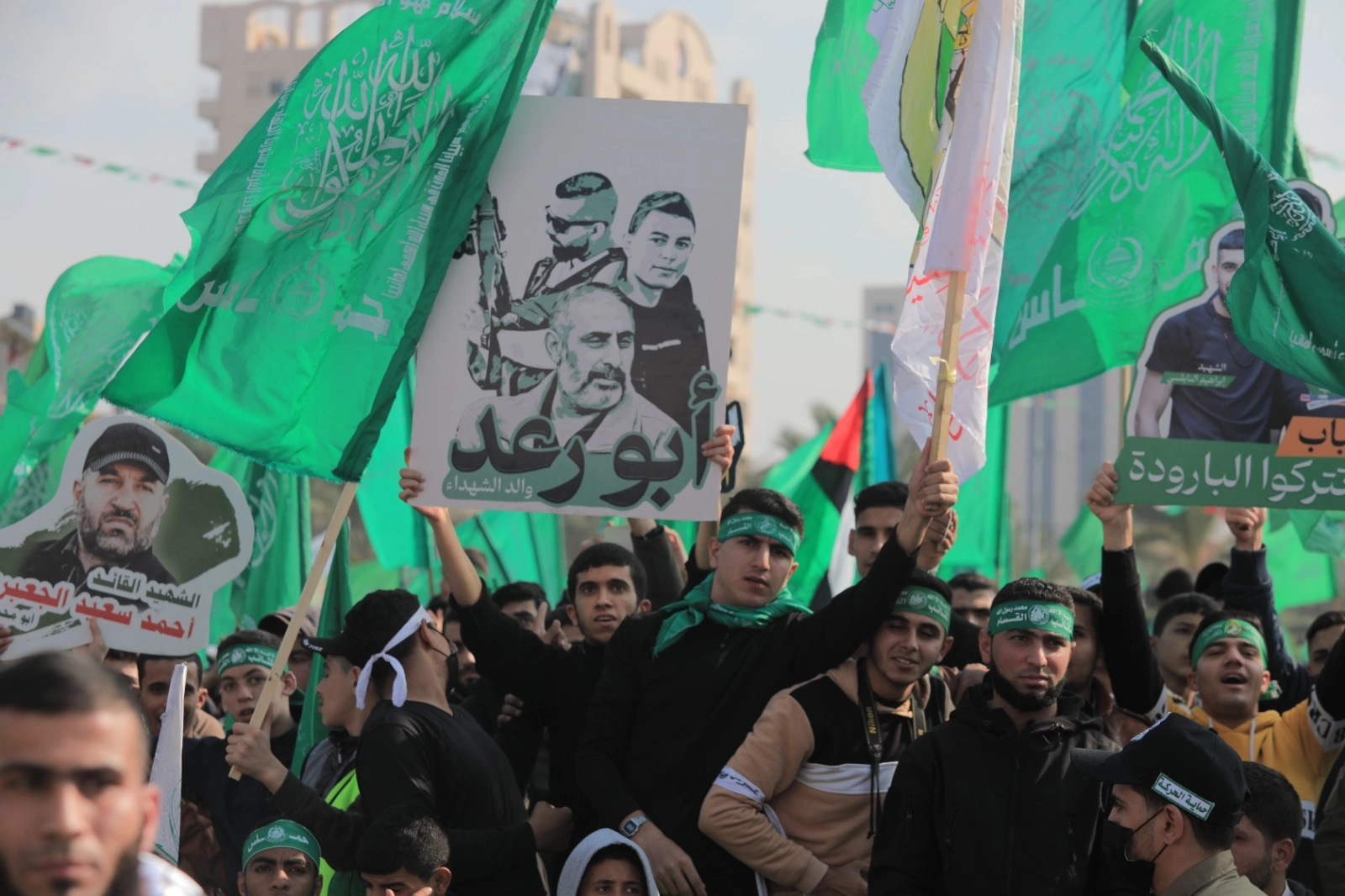 حماس تحيي ذكرى انطلاقتها الـ 35 بمهرجان جماهيري حاشد 3.webp