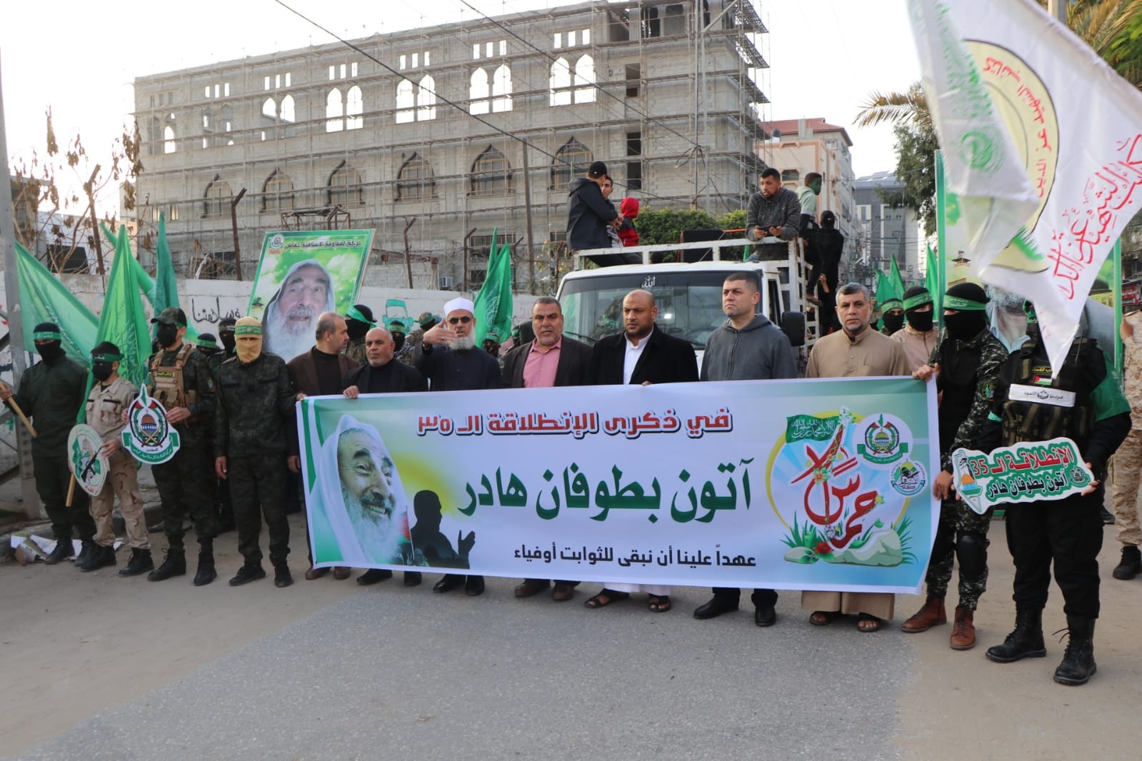 حماس في النصيرات تنظم مسيراً عسكرياً  8.jpeg